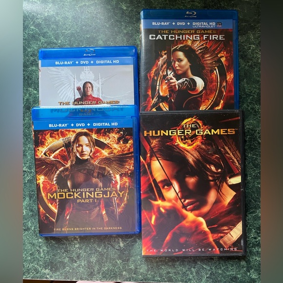 Hunger Games Movie Set - Picture 1 of 5